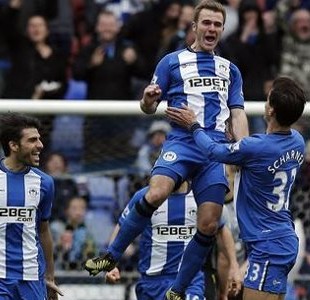 Wigan porazí Swansea a bude živiť nádej na udržanie